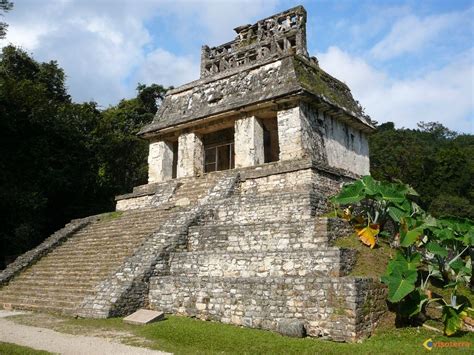 Le Temple du Soleil Radiant: Un joyau architectural aux histoires fascinantes !